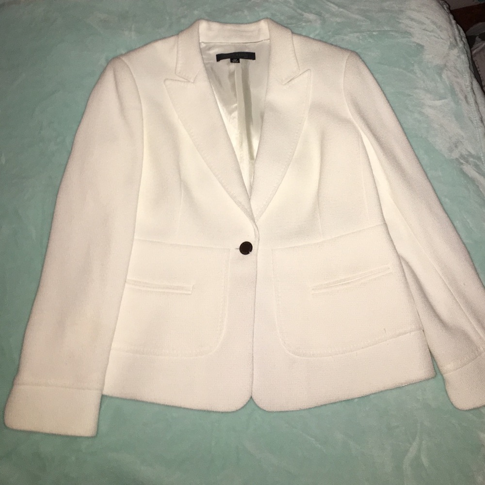 Anne Klein cream colored suit jacket size 10P